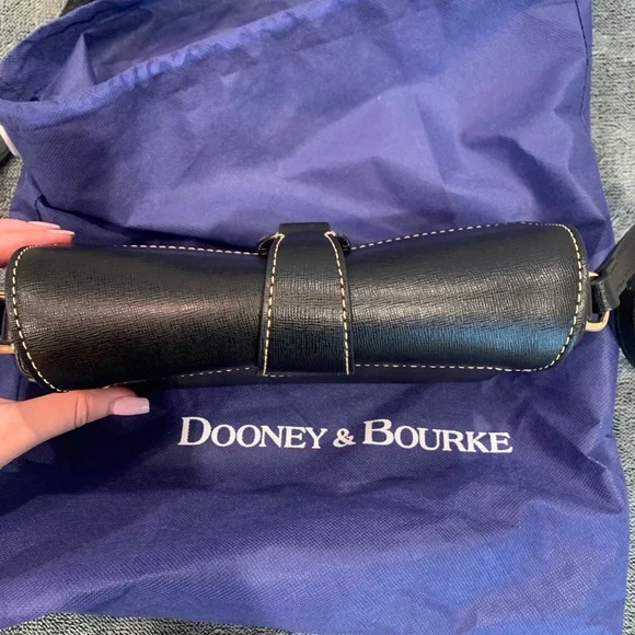 Dooney & Bourke black Crossbody brand new tags attached - Picture 6 of 9